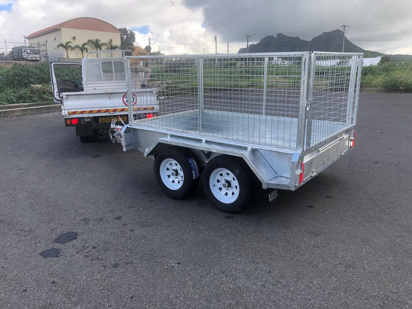 Commercial Trailer 8x5