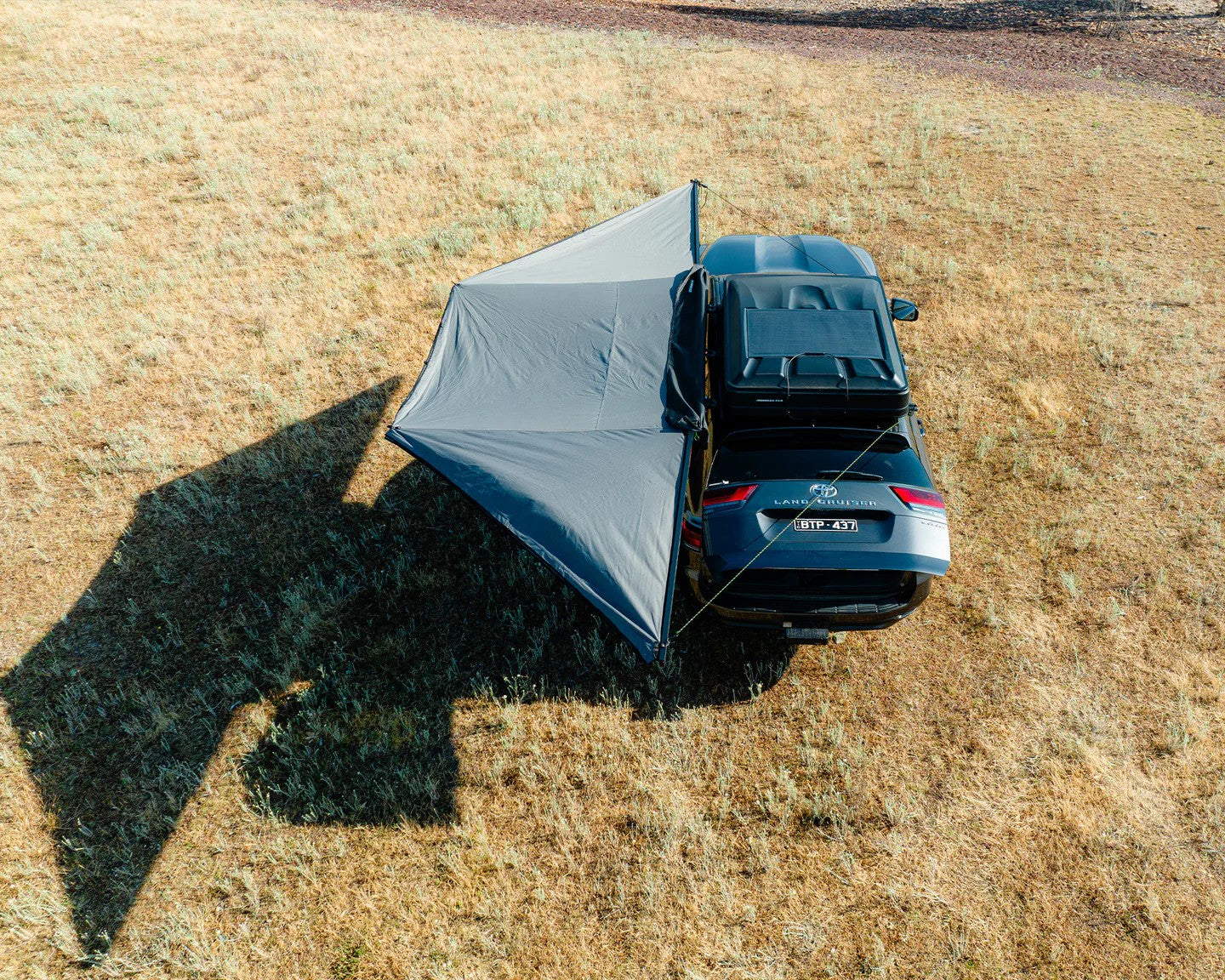 Ironman Freestanding Blackout Shade with Full Side-Vehicle Coverage – UV Protection, Rapid Setup, All-Weather Durability