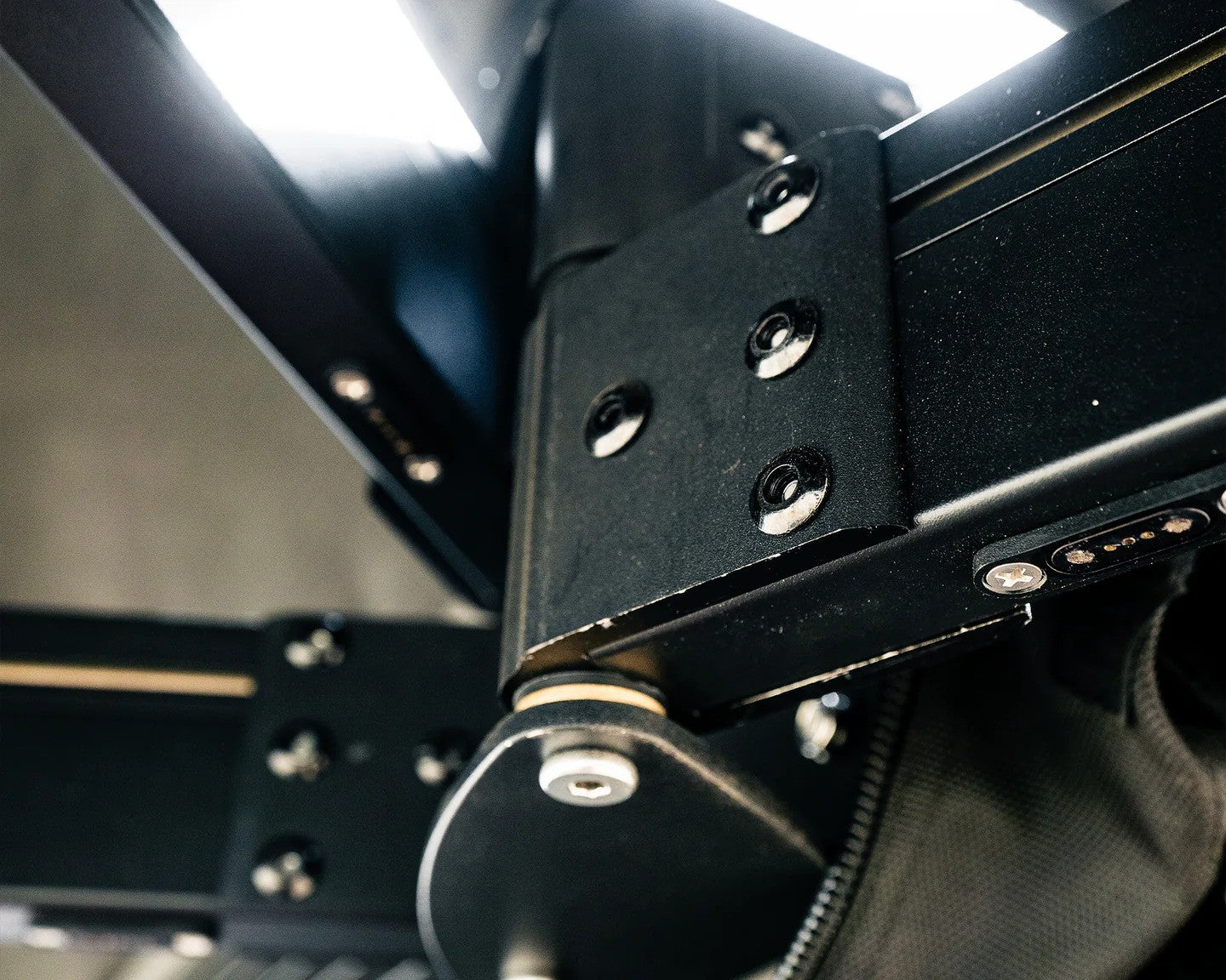 Ironman Ultimate Wrap-Around Blackout Shade – All-Weather Protection, Fast Setup, Maximum UV Shield