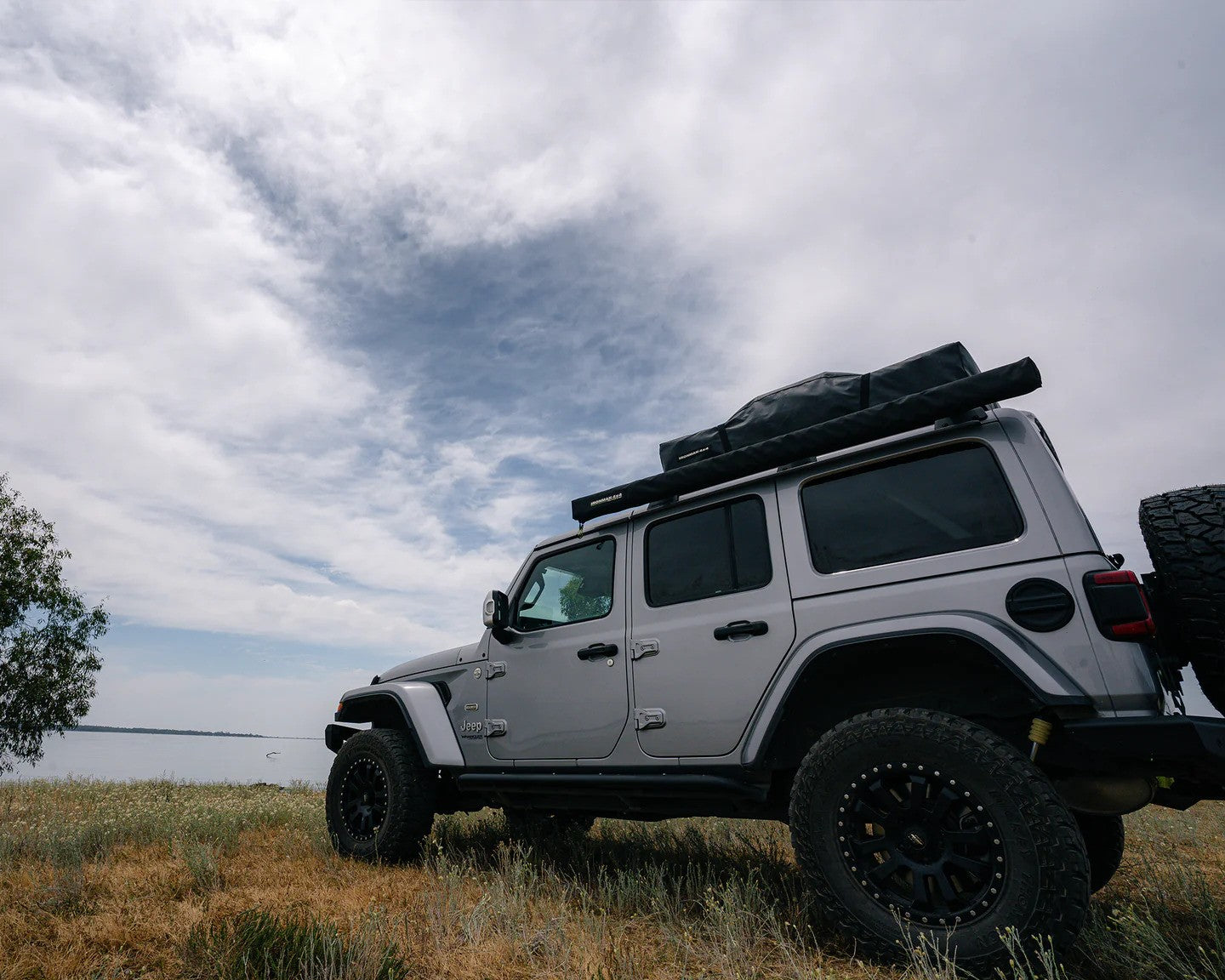 Ironman Freestanding Blackout Shade with Full Side-Vehicle Coverage